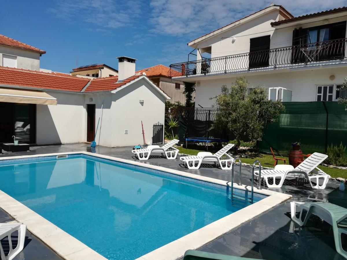 Villa Bellava โตรกีร์ ภายนอก รูปภาพ