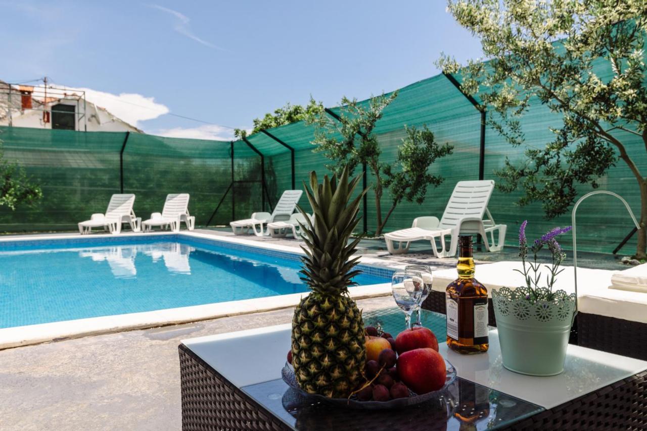 Villa Bellava โตรกีร์ ภายนอก รูปภาพ